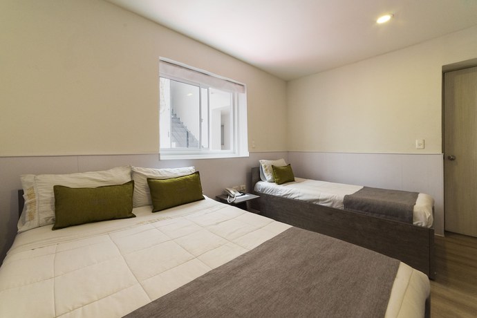 Imagen de la habitación del Hotel Feria Imperial. Foto 3