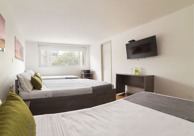 Imagen de la habitación del Hotel Feria Imperial. Foto 8