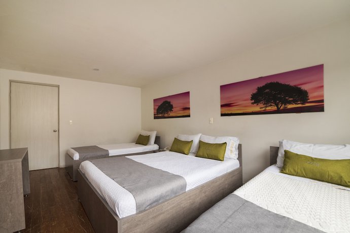 Imagen de la habitación del Hotel Feria Imperial. Foto 10