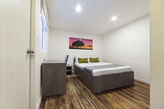 Imagen de la habitación del Hotel Feria Imperial. Foto 11