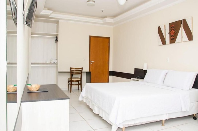 Imagen de la habitación del Hotel Ferian Plaza. Foto 2