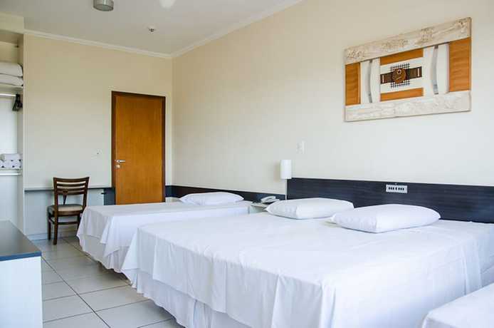 Imagen de la habitación del Hotel Ferian Plaza. Foto 4