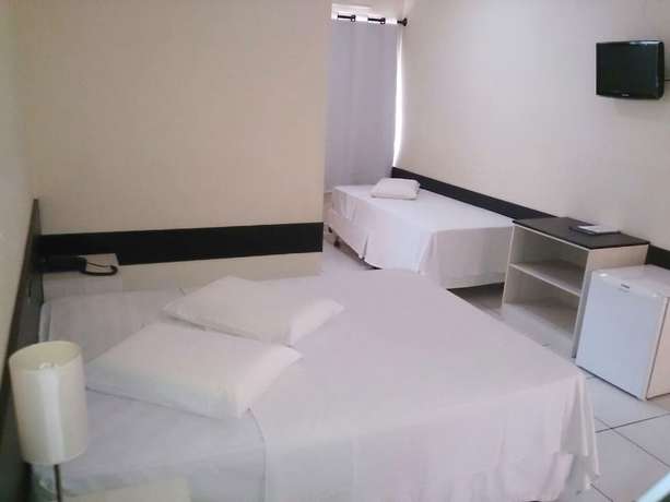 Imagen de la habitación del Hotel Ferian Plaza. Foto 9