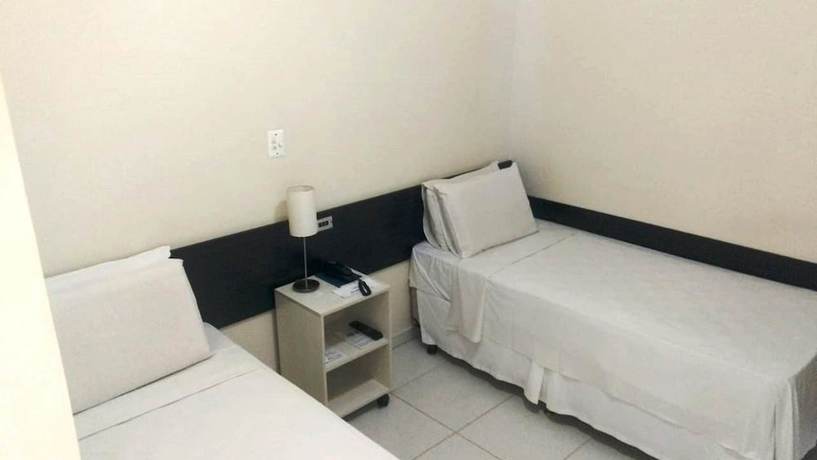 Imagen de la habitación del Hotel Ferian Plaza. Foto 10