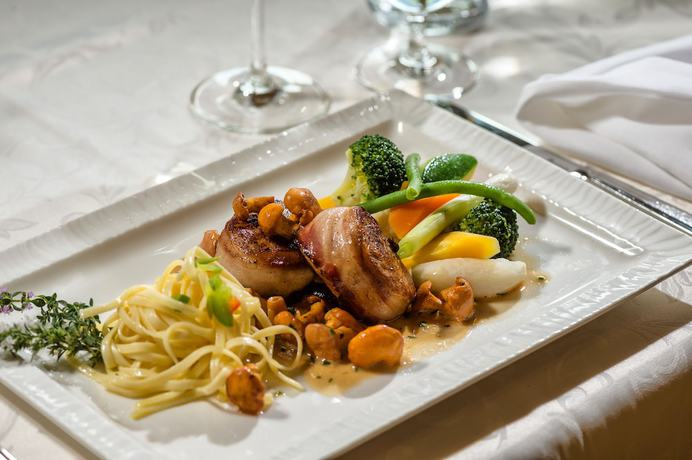 Imagen del bar/restaurante del Hotel Ferienhotel Platzlhof. Foto 6