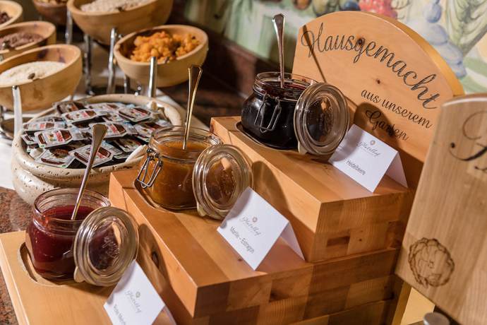 Imagen del bar/restaurante del Hotel Ferienhotel Platzlhof. Foto 7