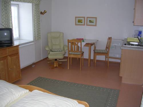 Imagen de la habitación del Hotel Ferienwohnungen Garni D&ouml;rflerwirt. Foto 7