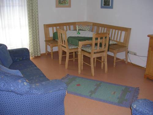 Imagen de la habitación del Hotel Ferienwohnungen Garni D&ouml;rflerwirt. Foto 9