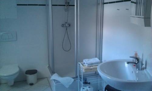 Imagen de la habitación del Hotel Ferienwohnungen Garni D&ouml;rflerwirt. Foto 11
