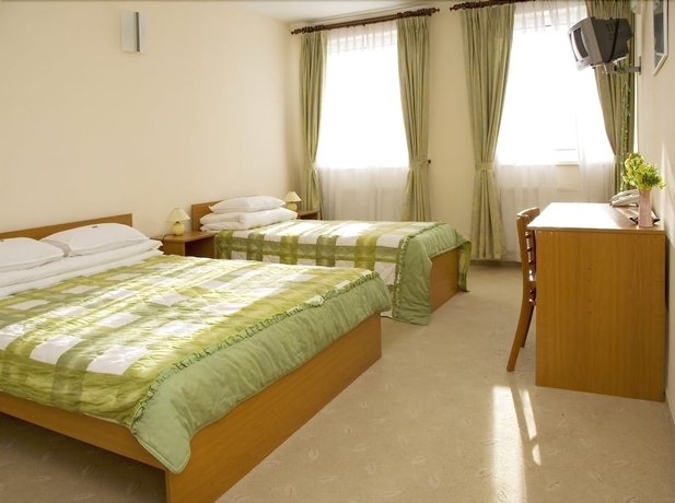 Imagen de la habitación del Hotel Ferihegy. Foto 8