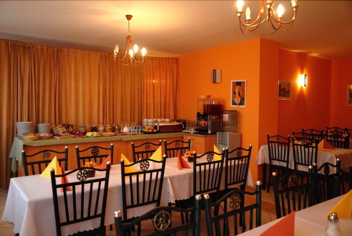 Imagen del bar/restaurante del Hotel Ferihegy. Foto 5