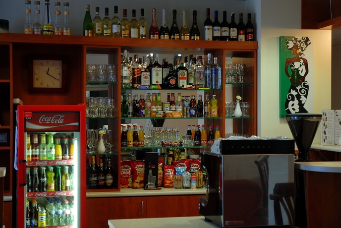 Imagen del bar/restaurante del Hotel Ferihegy. Foto 6