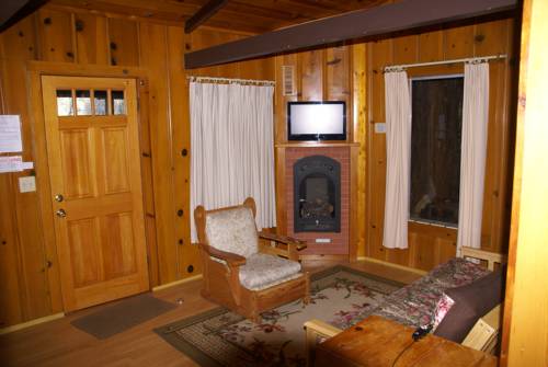 Imagen de la habitación del Hotel Fern River Resort. Foto 16