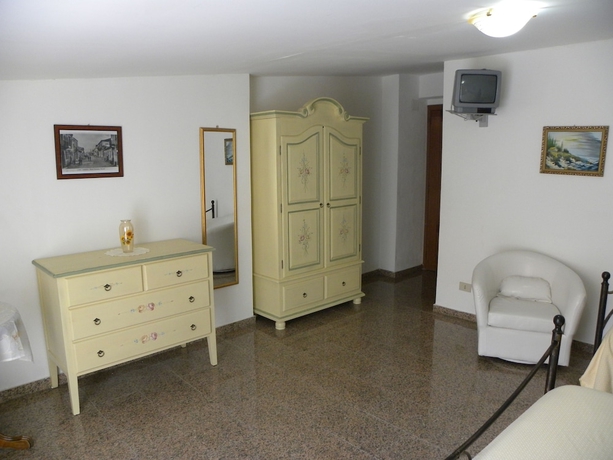 Imagen de la habitación del Hotel Fernanda. Foto 7