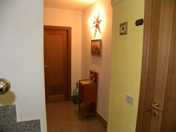 Imagen de los interiores del Hotel Fernanda. Foto 16