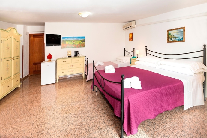 Imagen de la habitación del Hotel Fernanda, Letojanni. Foto 5