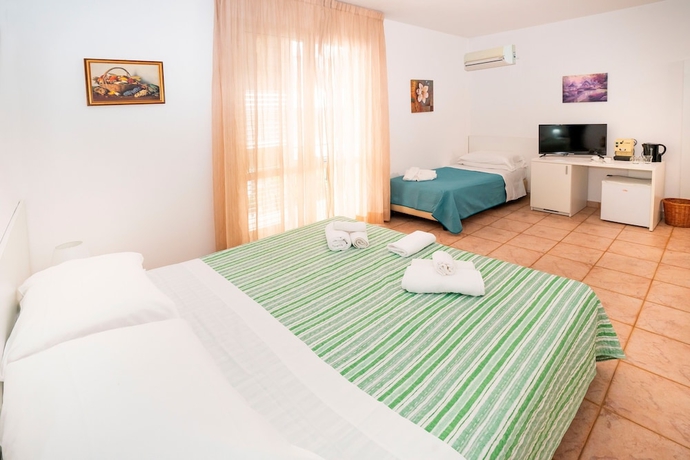 Imagen de la habitación del Hotel Fernanda, Letojanni. Foto 19