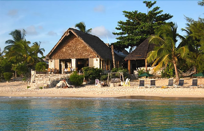 Imagen de los exteriores del Hotel Fernandez Bay Village. Foto 16