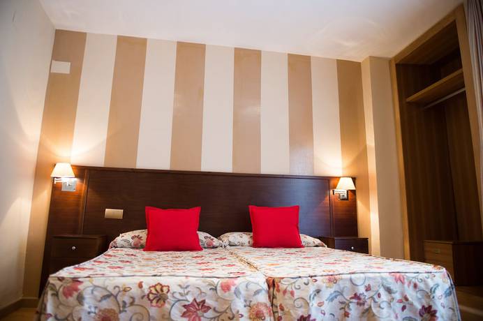 Imagen de la habitación del Hotel Fernando IV. Foto 5