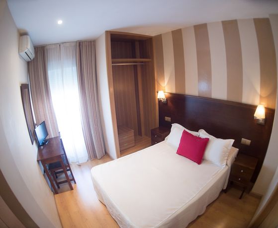 Imagen de la habitación del Hotel Fernando IV. Foto 6