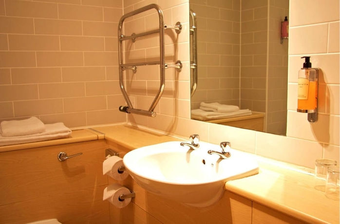 Imagen de la habitación del Hotel Fernhurst Lodge By Greene King Inns. Foto 16