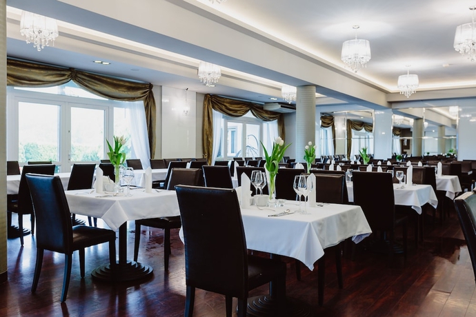 Imagen del bar/restaurante del Hotel Fero Express. Foto 3