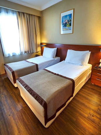 Imagen de la habitación del Hotel Feronya. Foto 16