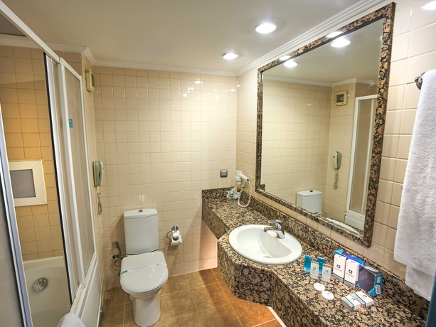 Imagen de la habitación del Hotel Feronya. Foto 17