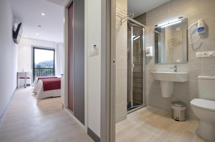 Imagen de la habitación del Hotel Ferramenteiro Portomarin. Foto 3