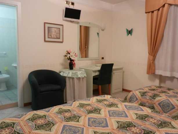 Imagen de la habitación del Hotel Ferranti. Foto 12