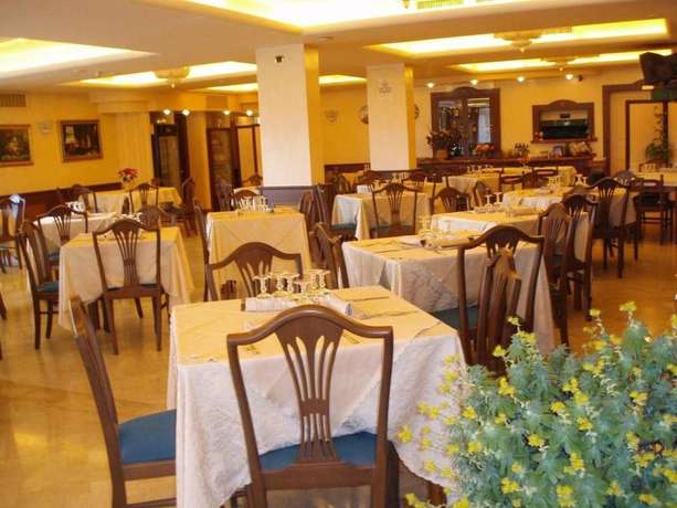 Imagen del bar/restaurante del Hotel Ferranti. Foto 5