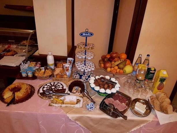 Imagen del bar/restaurante del Hotel Ferranti. Foto 7