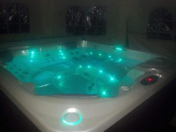 Imagen de la piscina del Hotel Ferranti. Foto 19