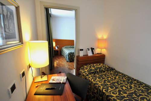 Imagen de la habitación del Hotel Ferrara. Foto 10