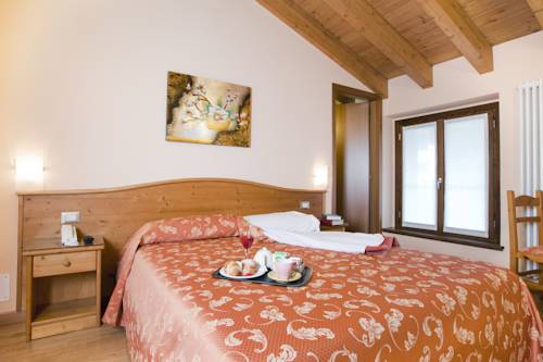 Imagen de la habitación del Hotel Ferrari, Castione Della Presolana. Foto 3