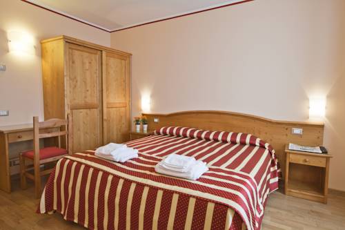Imagen de la habitación del Hotel Ferrari, Castione Della Presolana. Foto 5
