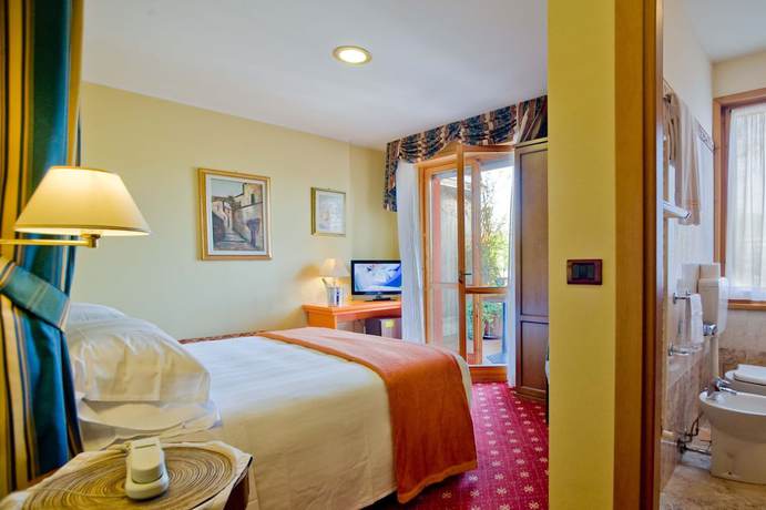 Imagen de la habitación del Hotel Ferrari, Salsominore. Foto 6