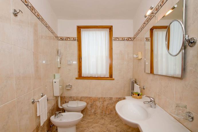Imagen de la habitación del Hotel Ferrari, Salsominore. Foto 9