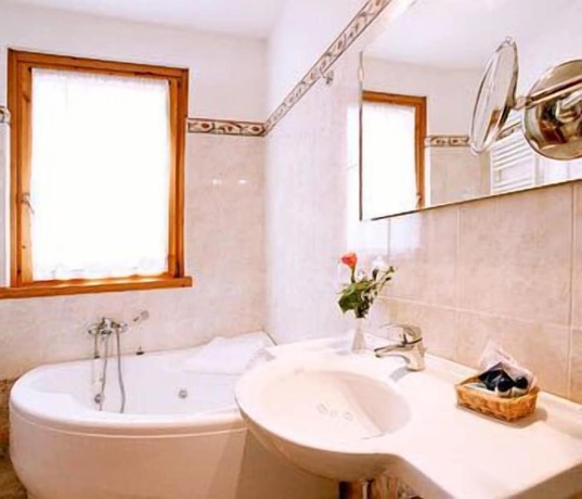 Imagen de la habitación del Hotel Ferrari, Salsominore. Foto 17