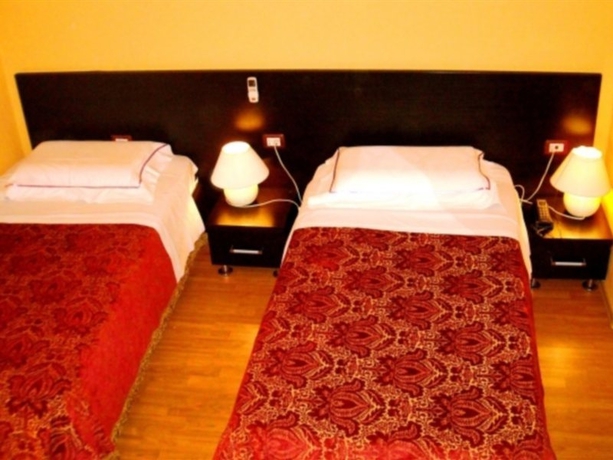Imagen general del Hotel Ferrari, Tirana. Foto 4