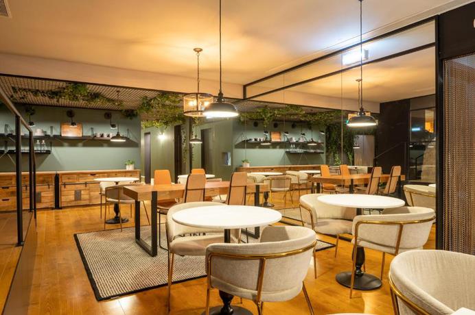 Imagen del bar/restaurante del Hotel Ferraria Xvi Flh Hotels. Foto 4