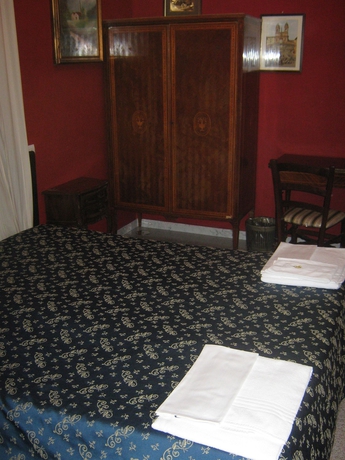 Imagen de la habitación del Hotel Ferraro. Foto 3