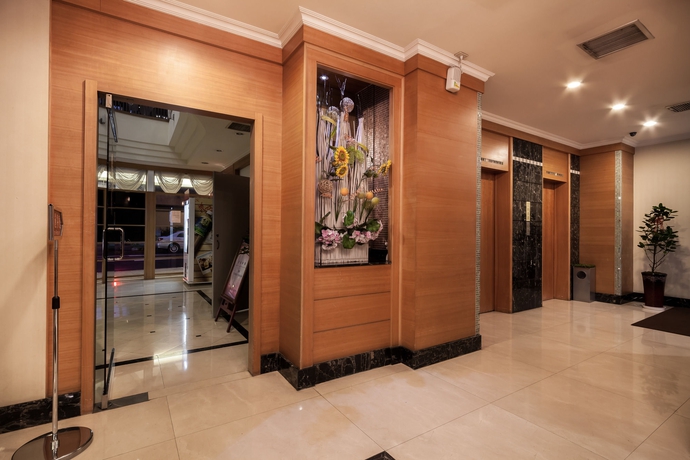 Imagen de los interiores del Hotel Ferrary. Foto 15