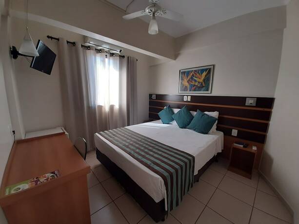 Imagen de la habitación del Hotel Ferraz. Foto 16