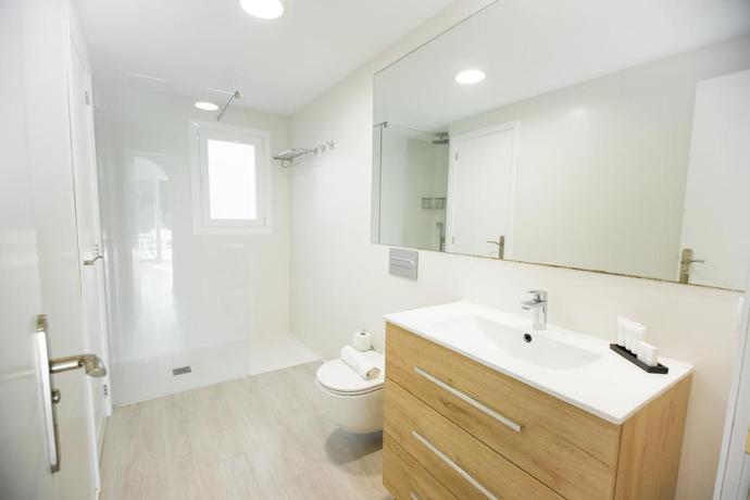 Imagen de la habitación del Hotel Ferrera Beach Suites and Apartments. Foto 4