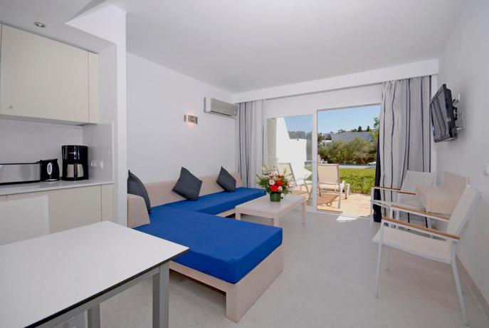 Imagen de la habitación del Hotel Ferrera Beach Suites and Apartments. Foto 8