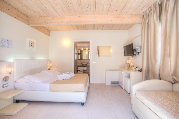 Imagen de la habitación del Hotel Ferretti Beach. Foto 3