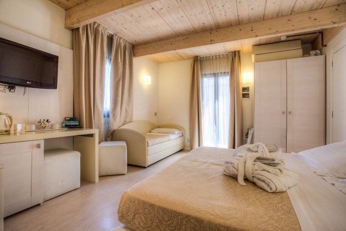 Imagen de la habitación del Hotel Ferretti Beach. Foto 8