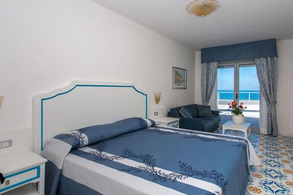 Imagen general del Hotel Ferretti, Diamante. Foto 3