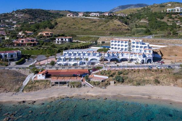 Imagen general del Hotel Ferretti, Diamante. Foto 5